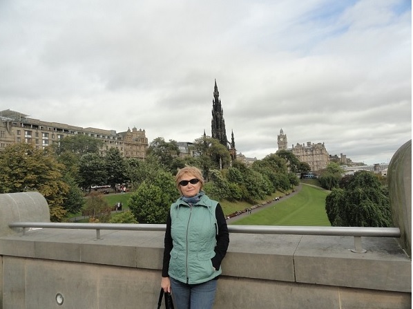 Эдинбург: достопримечательности памятник Вальтеру Скотту