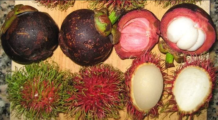экзотических и неизвестных фруктов - мангустин, джет-фрут, рамбутан
